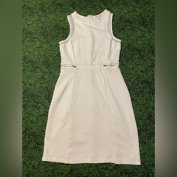 Monteau Dresses & Skirts - Monteau Bodycon Dress
